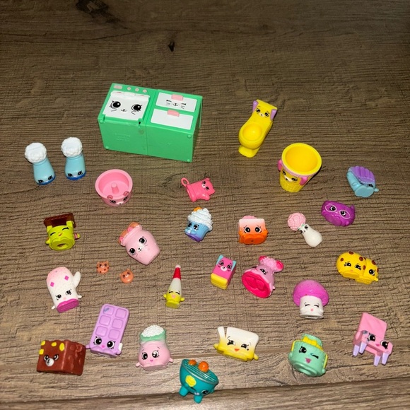 29 Shopkin Figures - Picture 1 of 3